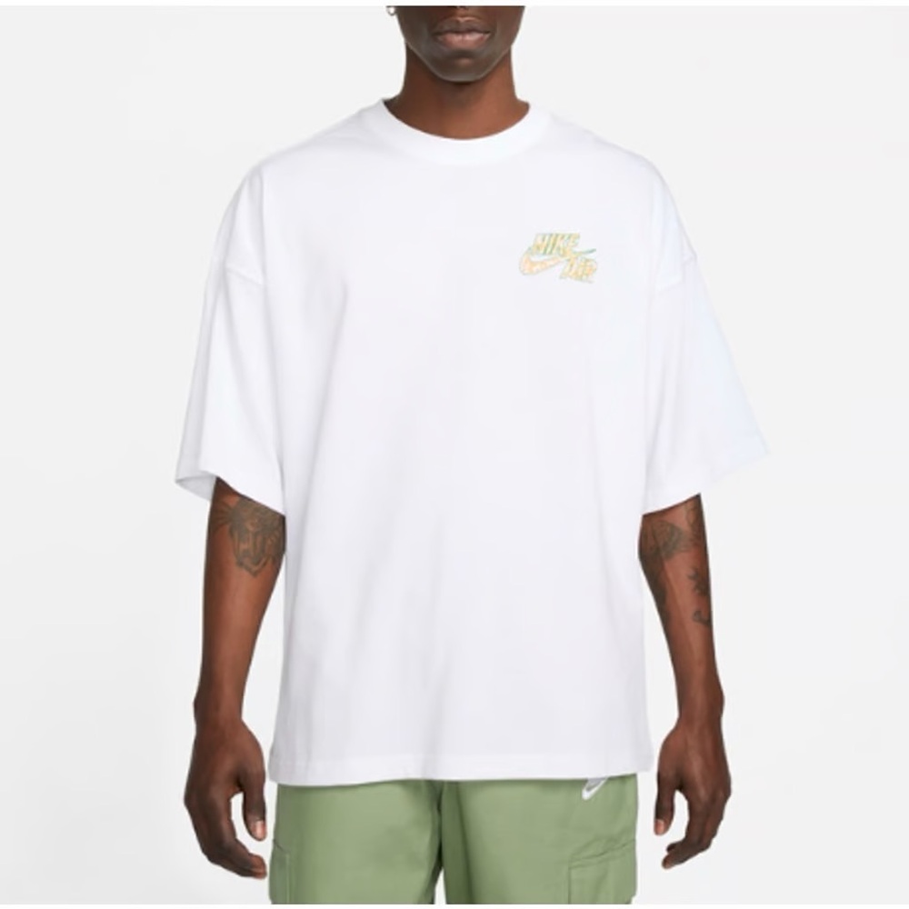 NIKE Men’s Sportswear Oversized Tee